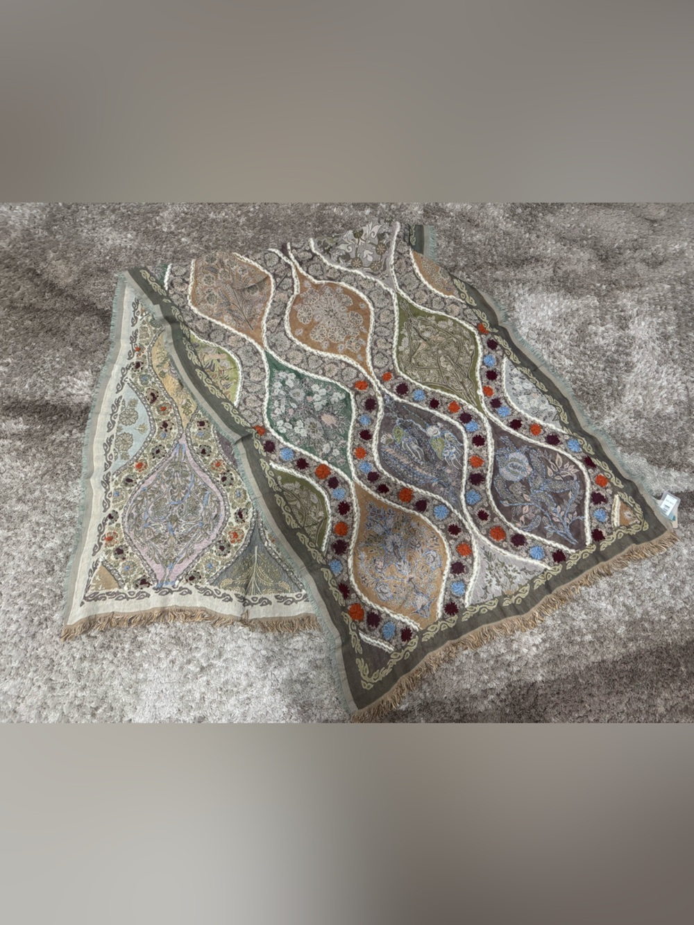 Vismaya woman’s scarf